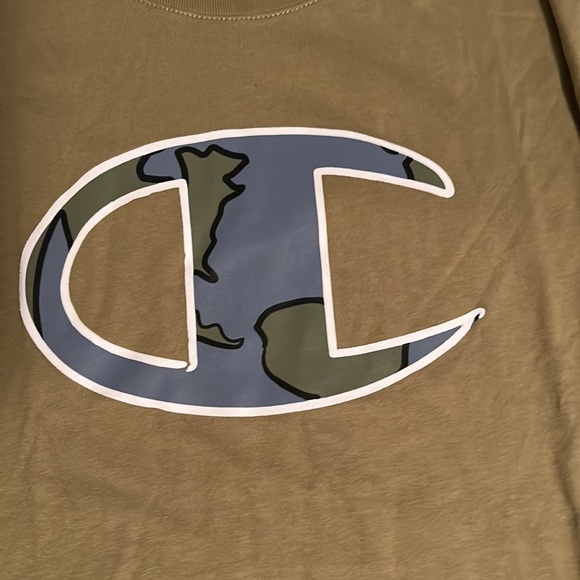 Champion T-Shirt - Picture 2 of 2